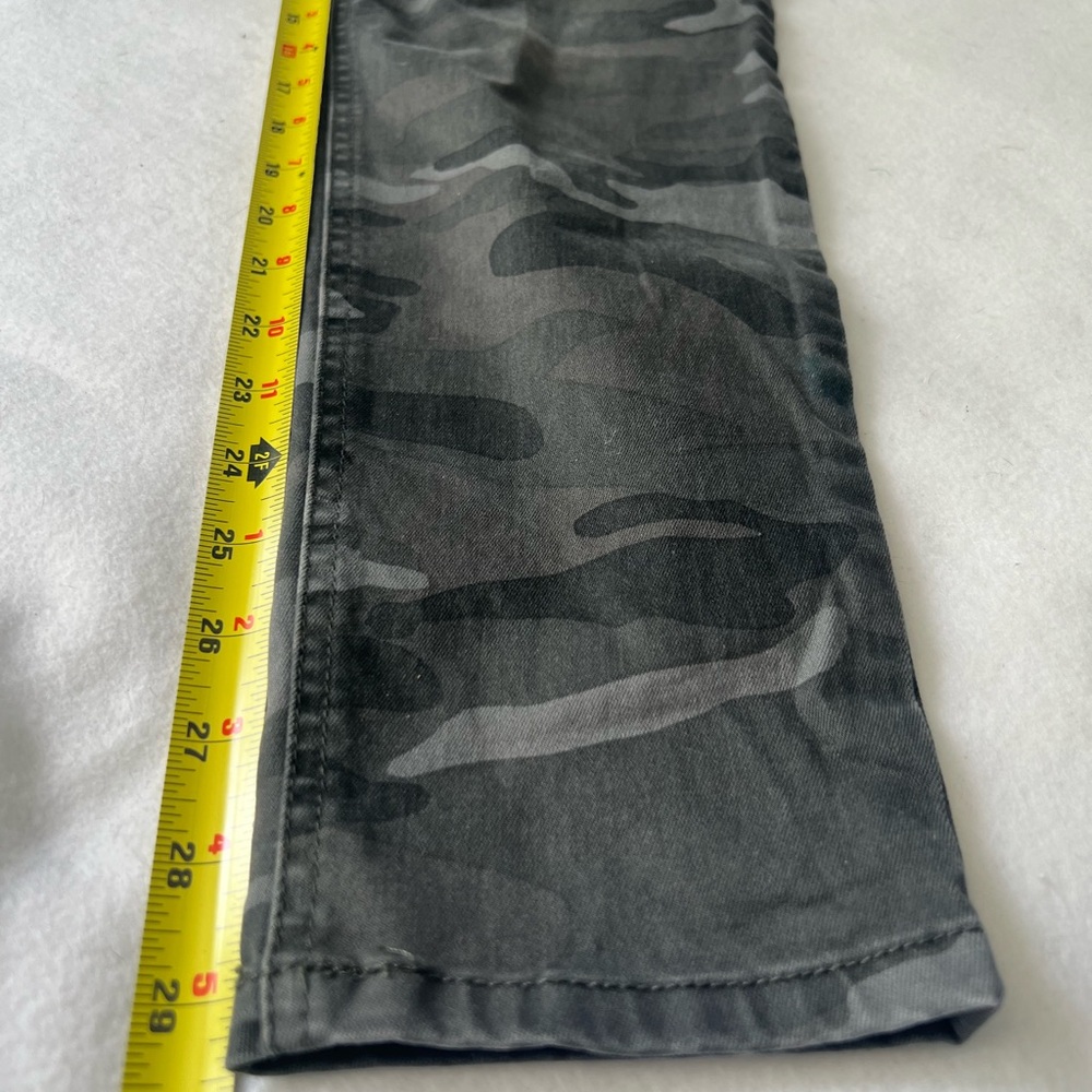 Democracy Women's Stretchy Camouflage Pants - Size: 10 - Picture 6 of 9